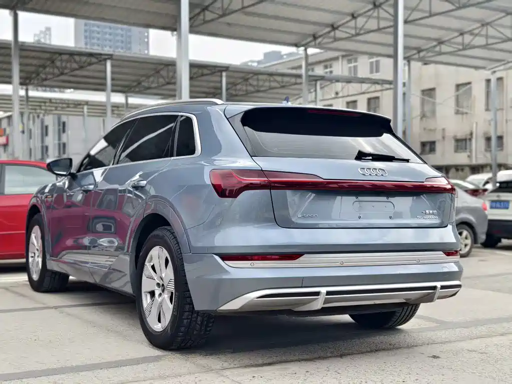 Audi e-tron 2021 50 quattro luxury model купить на сайте DeffCars