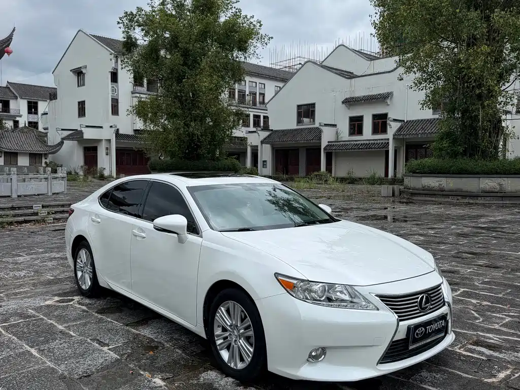 Lexus ES 2013 250 Elite Edition купить на сайте DeffCars