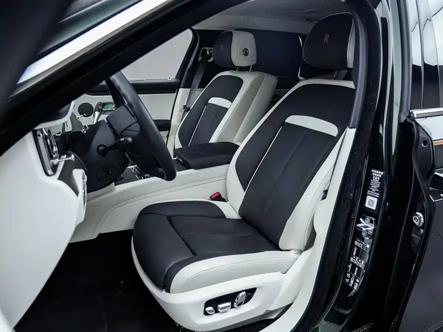 Ghost 2021 6.7T long wheelbase version купить на сайте DeffCars