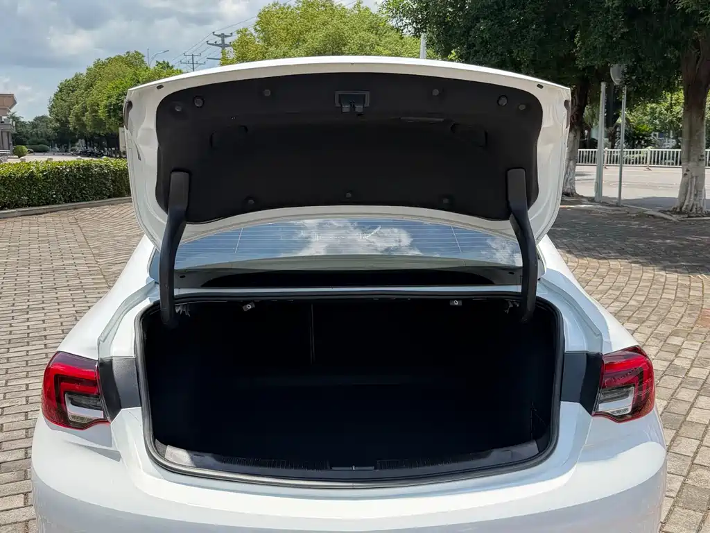 Regal 2021 552T Elite купить на сайте DeffCars
