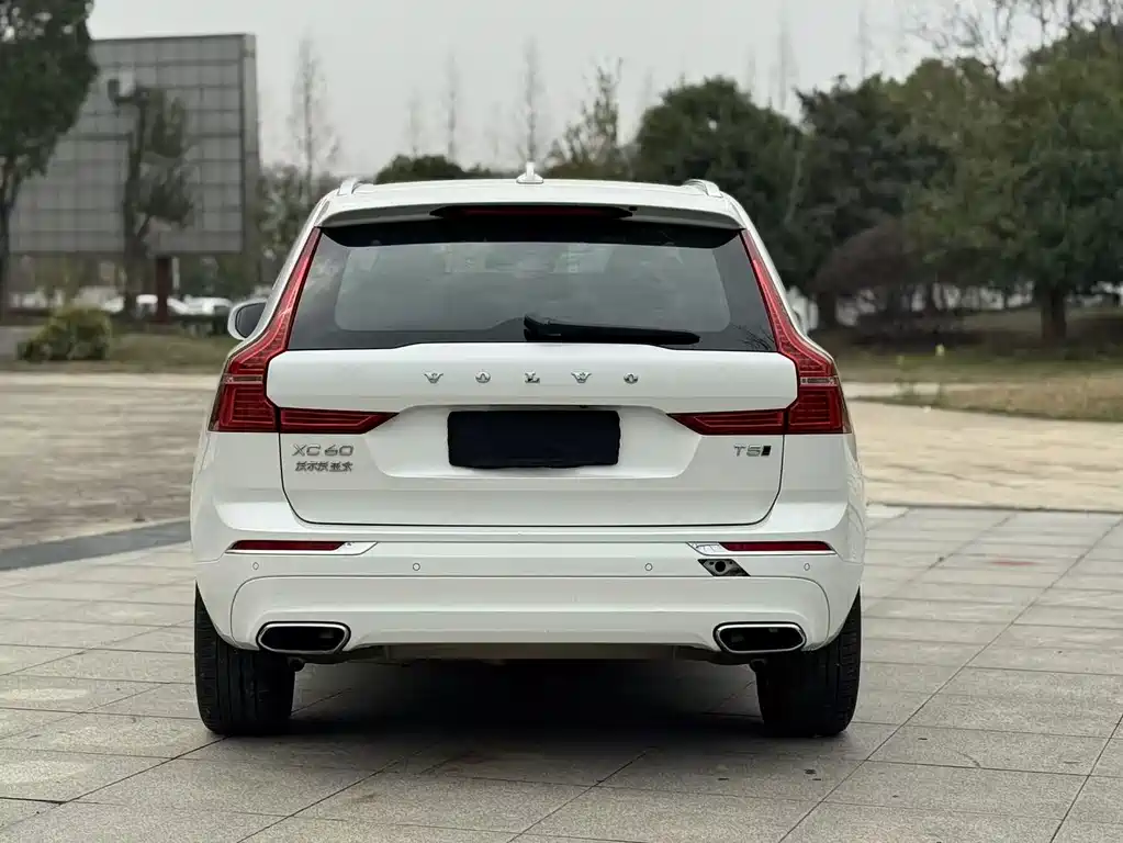 Volvo XC60 2021 T5 four-wheel drive Zhiyi Luxury Edition купить на сайте DeffCars