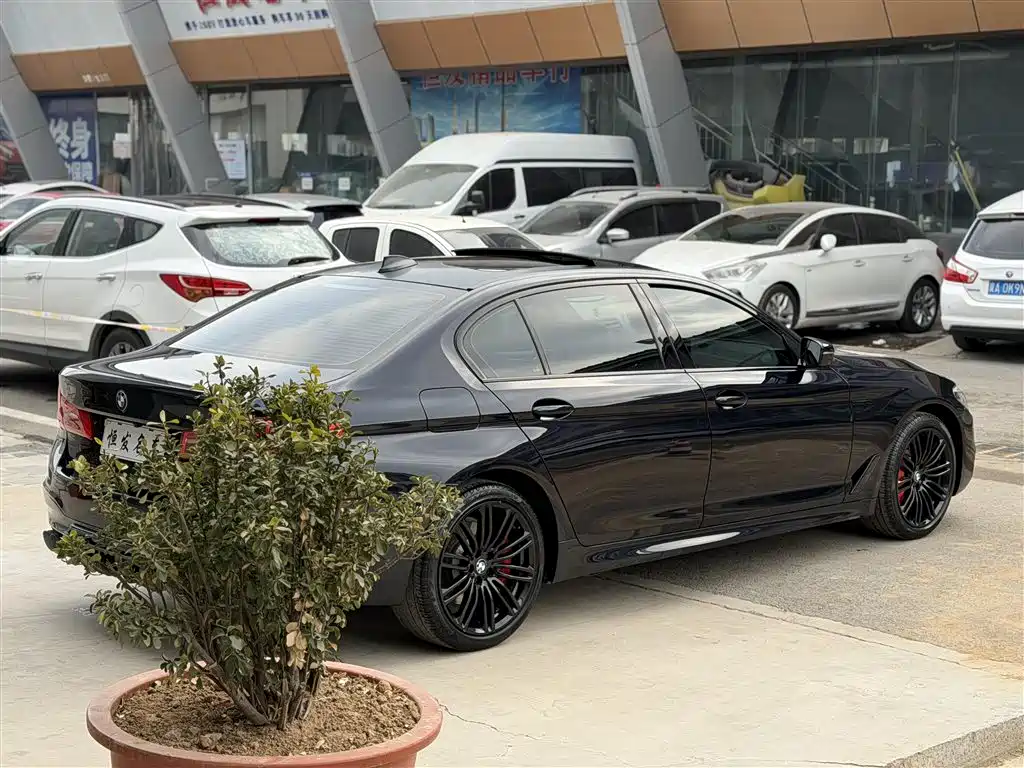 BMW 5 Series 2019 530Li Exclusive M Sports Package купить на сайте DeffCars