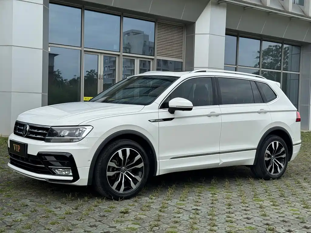 Tiguan L 2021 330TSI automatic two-wheel drive R-Line version купить на сайте DeffCars