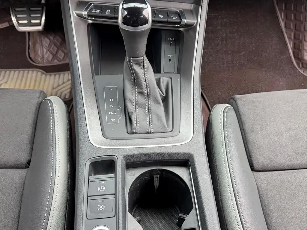 Audi Q3 2022 45 TFSI quattro fashionable and dynamic купить на сайте DeffCars