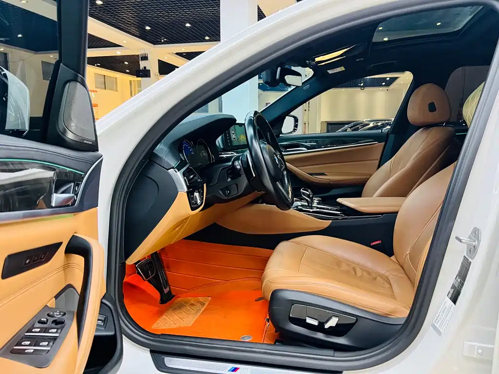 BMW 5 Series 2018 530Li Exclusive M Sports Package купить на сайте DeffCars