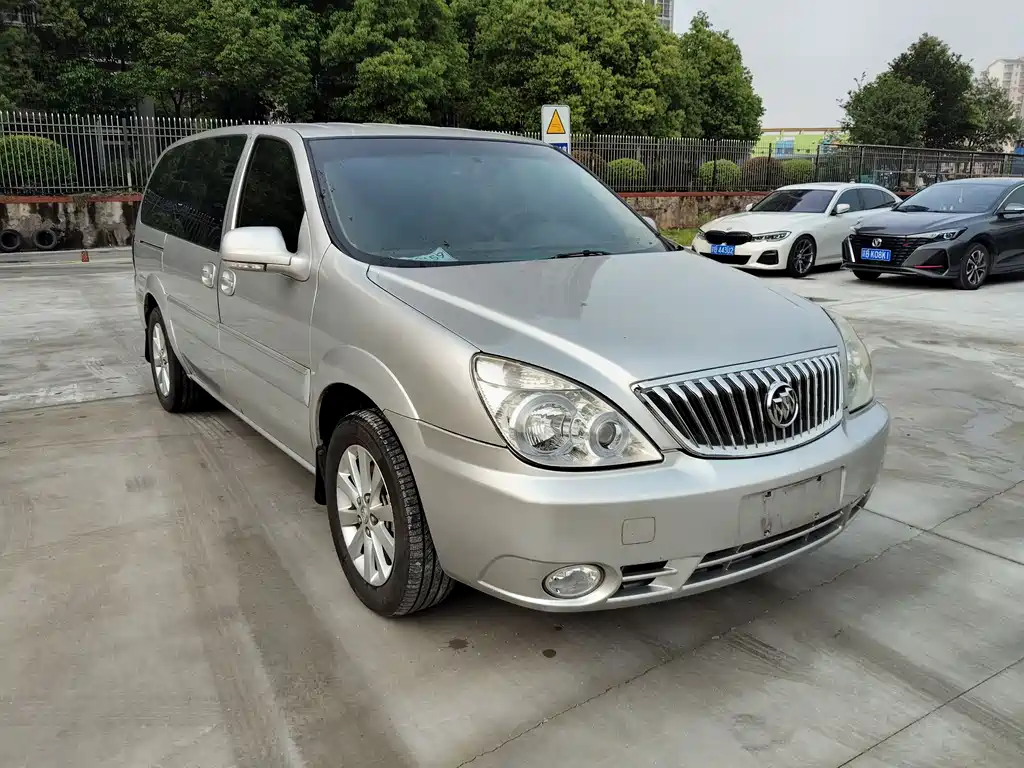 Buick GL8 2014 2.4L Classic Edition купить на сайте DeffCars