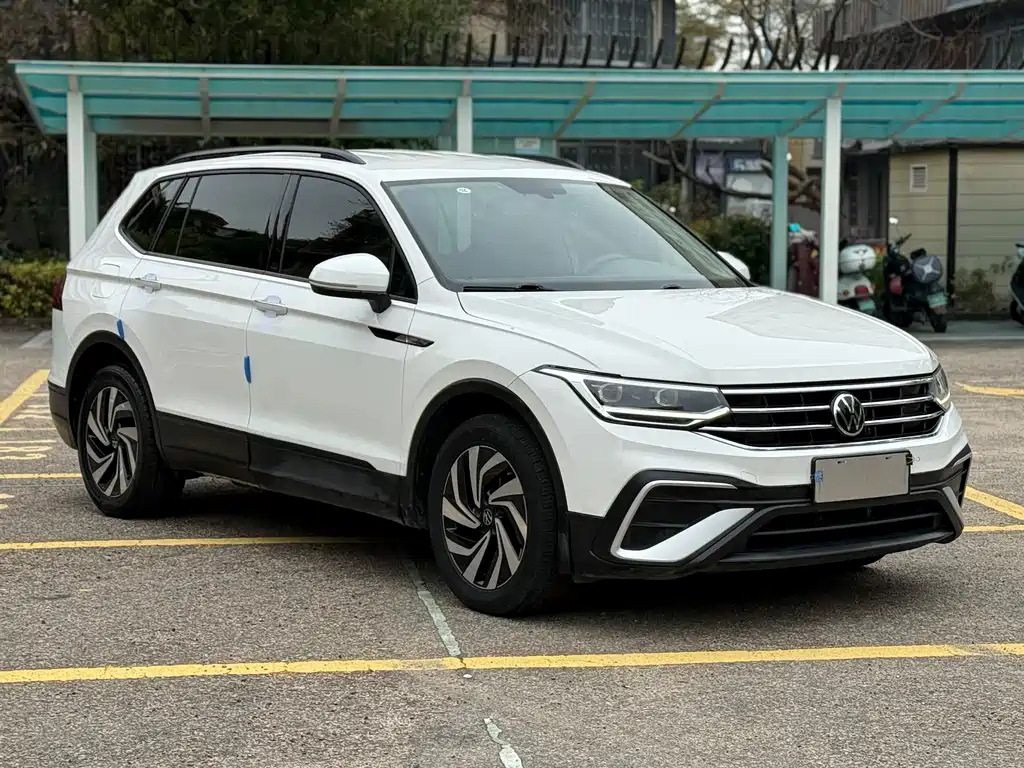 Tiguan L 2022 330TSI automatic two-wheel drive comfort version купить на сайте DeffCars