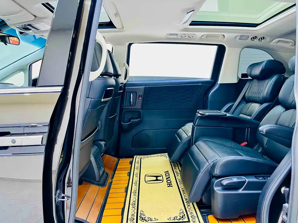 Alison 2022 2.0L e:HEV Deluxe Edition купить на сайте DeffCars