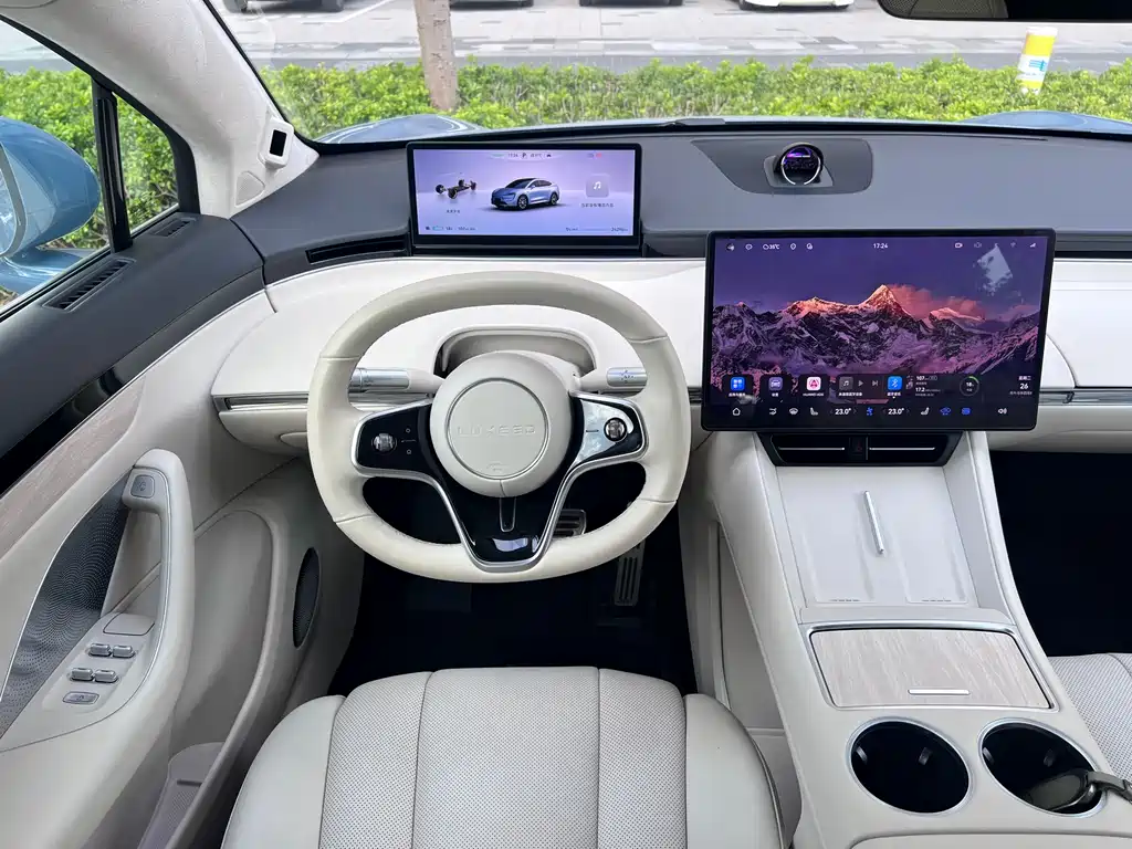 Zhijie R7 2024 pure electric 736km UItra купить на сайте DeffCars