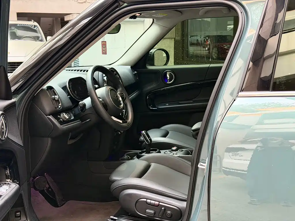 MINI COUNTRYMAN 2021 1.5T COOPER ALL4 Connoisseur купить на сайте DeffCars