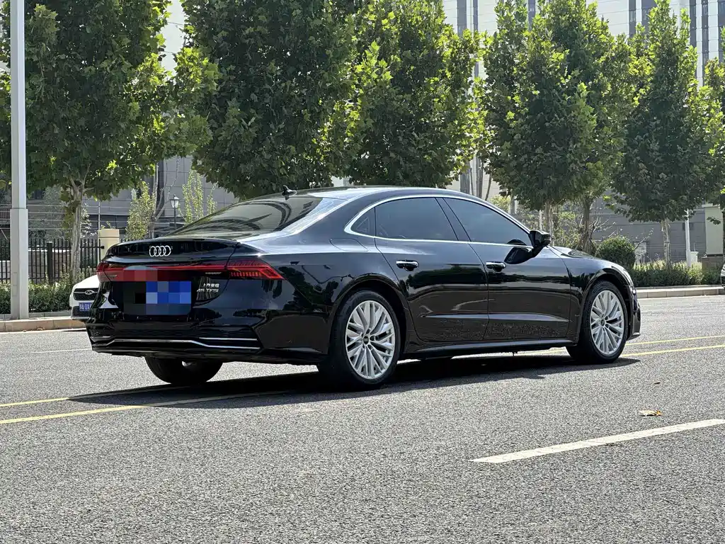 Audi A7L 2024 45TFSI S-line Dream Building Liquid Crystal Package купить на сайте DeffCars
