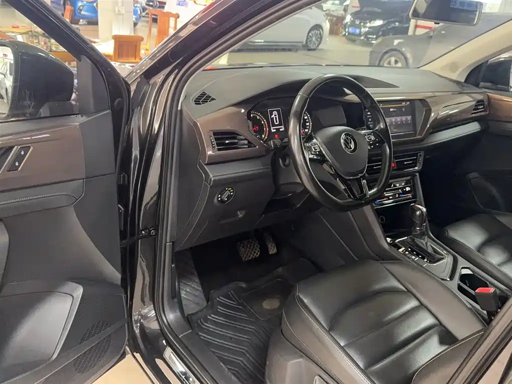 Tuyue 2021 280TSI two-wheel drive comfort version купить на сайте DeffCars