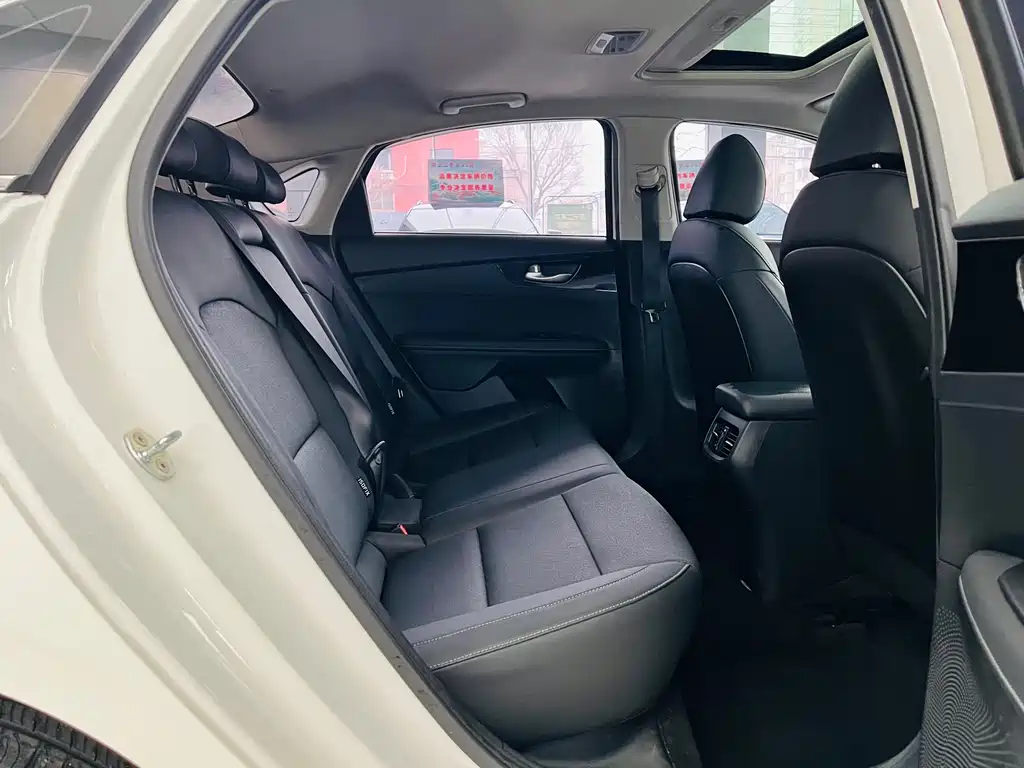 Kia K3 2020 1.5L CVT cutting-edge sunroof version купить на сайте DeffCars