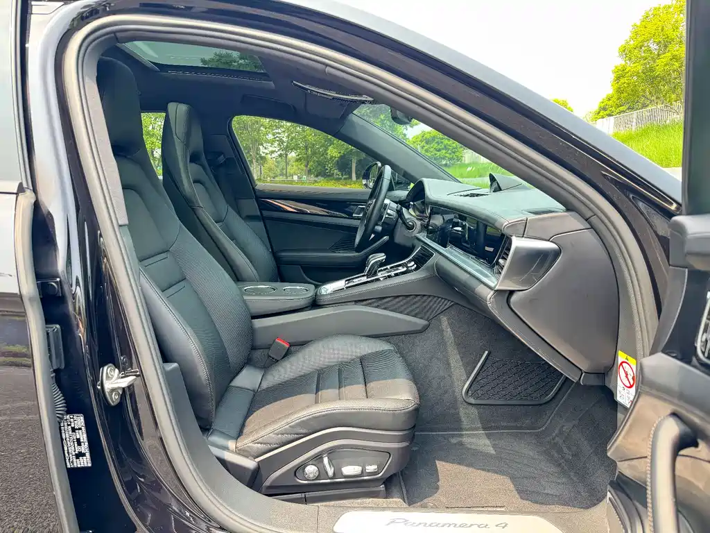 Panamera 2017 Panamera 4 Executive Extended Edition 3.0T купить на сайте DeffCars