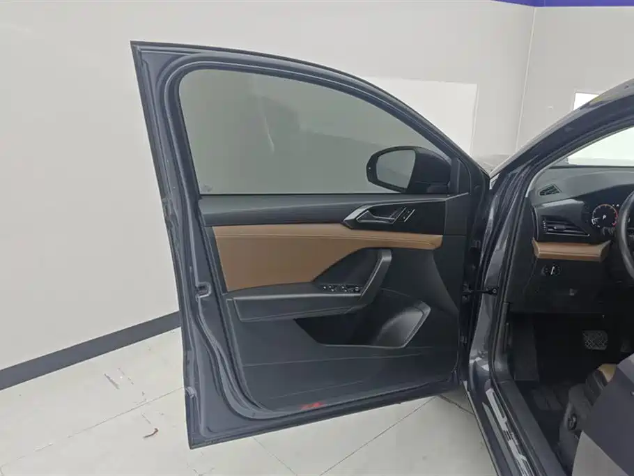 Tuyue 2019 330TSI four-wheel drive flagship version National VI купить на сайте DeffCars