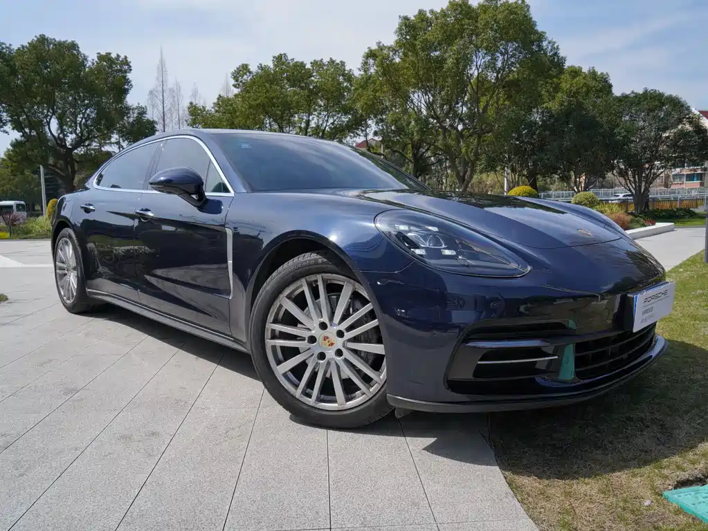 Panamera 2017 Panamera Executive Extended Edition 3.0T купить на сайте DeffCars