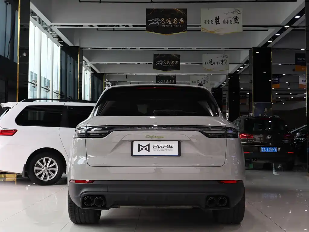 Cayenne New Energy 2022 Cayenne E-Hybrid 2.0T Platinum Edition купить на сайте DeffCars