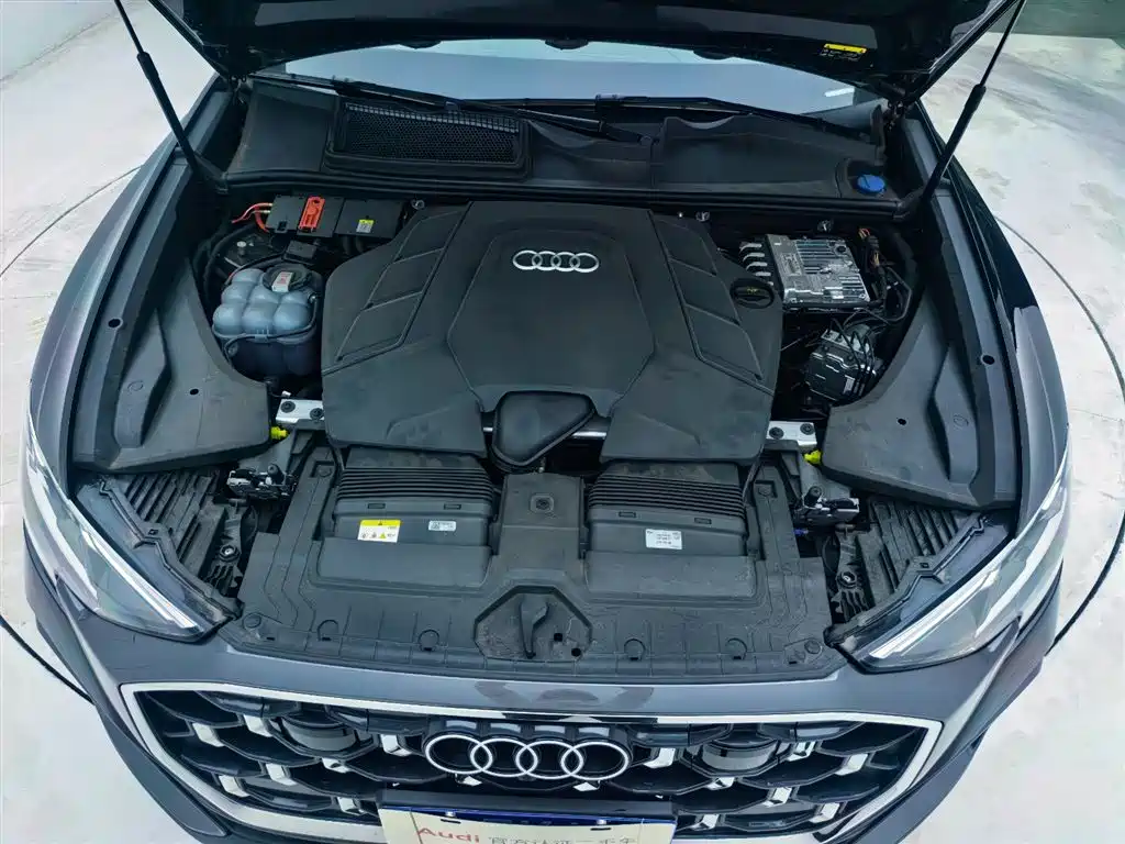 Audi Q8 2024 55 TFSI luxury and dynamic model купить на сайте DeffCars