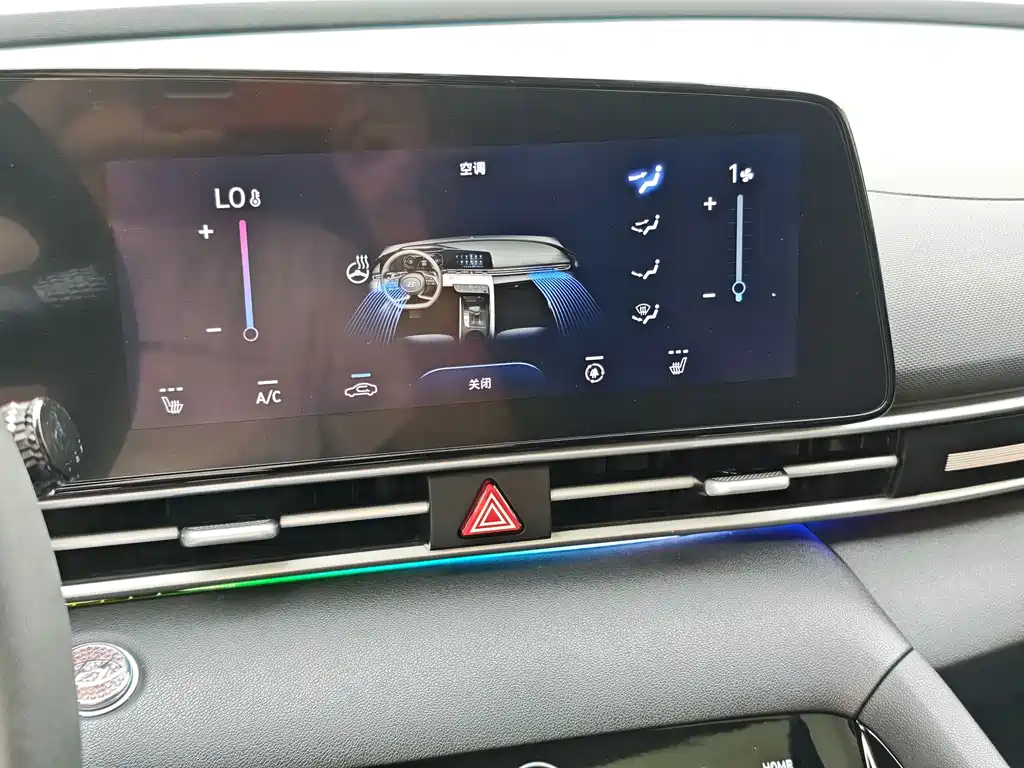 Elantra 2022 1.5L CVT LUX Premium Edition купить на сайте DeffCars