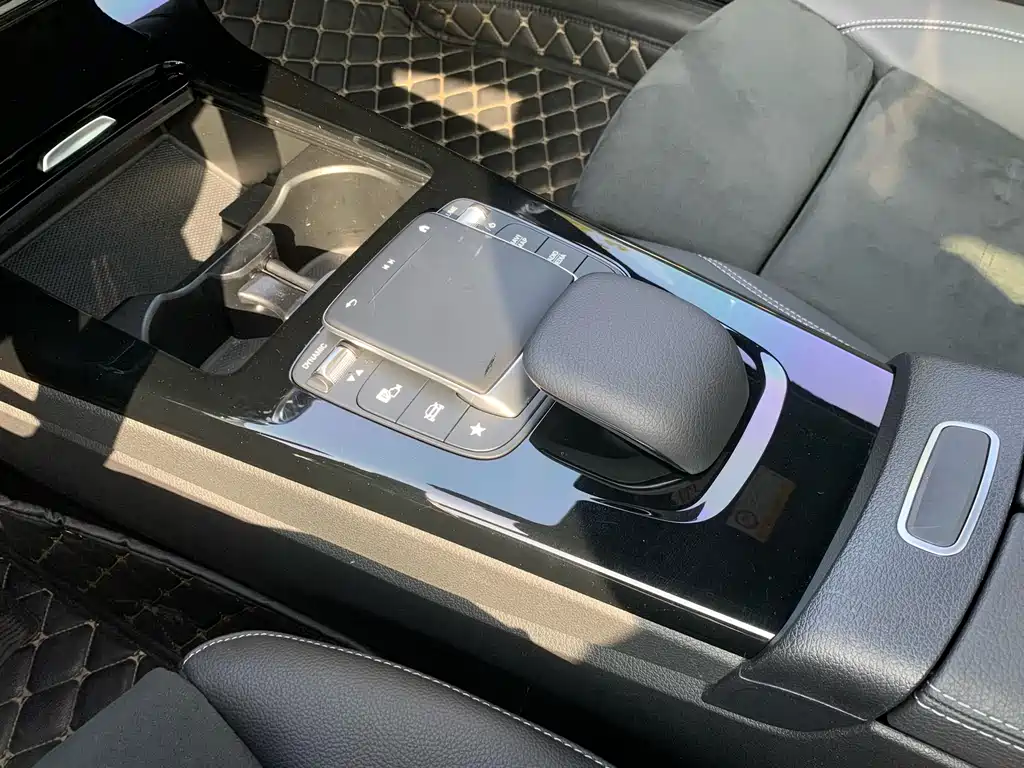 Mercedes-Benz A-Class 2022 Facelift Three A 200 L Sports Sedan Fashionable купить на сайте DeffCars