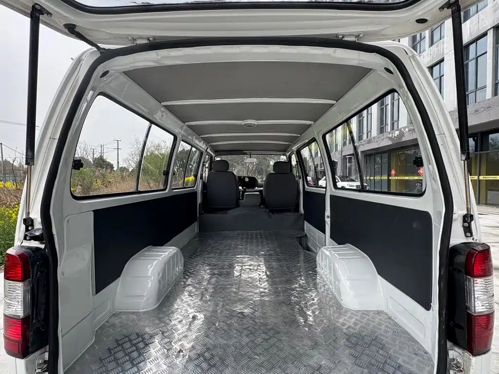 Jinbei Hiace 2016 2.0L Comfort V19 купить на сайте DeffCars