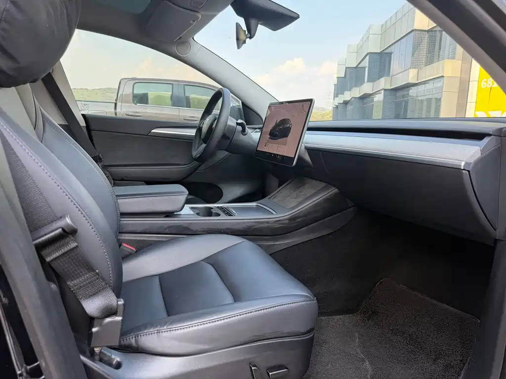 Model Y 2023 rear-wheel drive version купить на сайте DeffCars