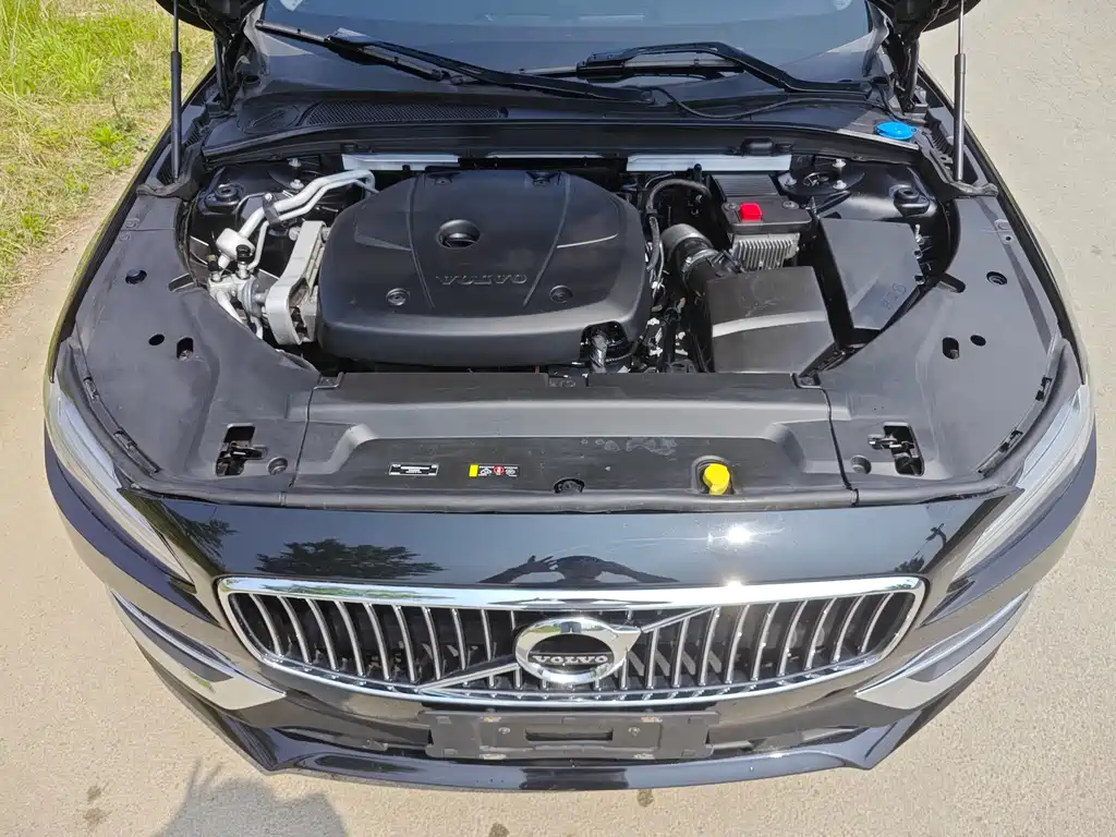 Volvo S90 2020 T5 Zhiyi Luxury Edition купить на сайте DeffCars