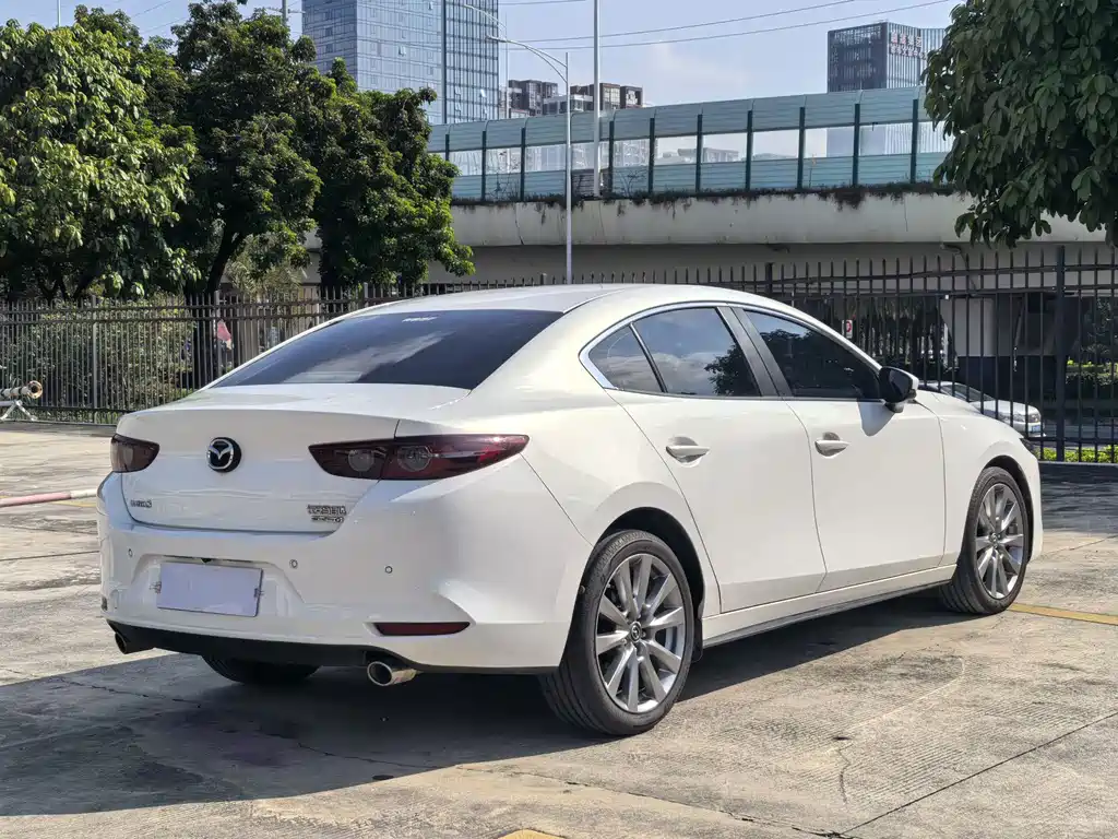 Mazda3 Angkesela 2022 2.0L Automatic Premium Edition купить на сайте DeffCars