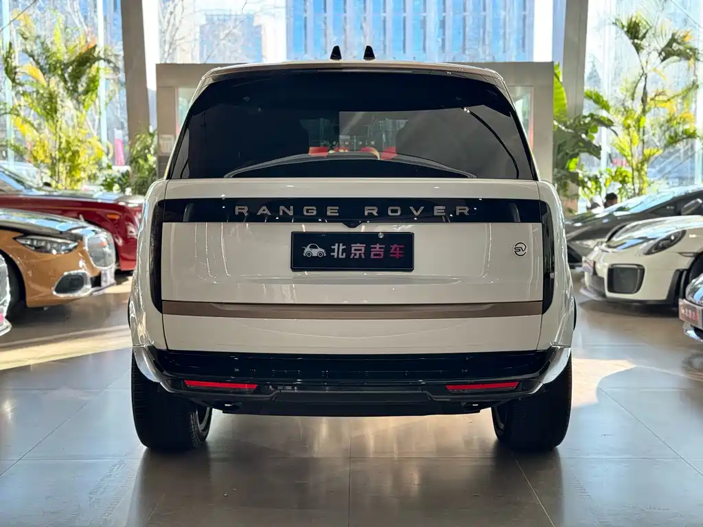 Range Rover 2024 3.0 L6 400PS SV Honor Creation Extended Edition 4 seats купить на сайте DeffCars