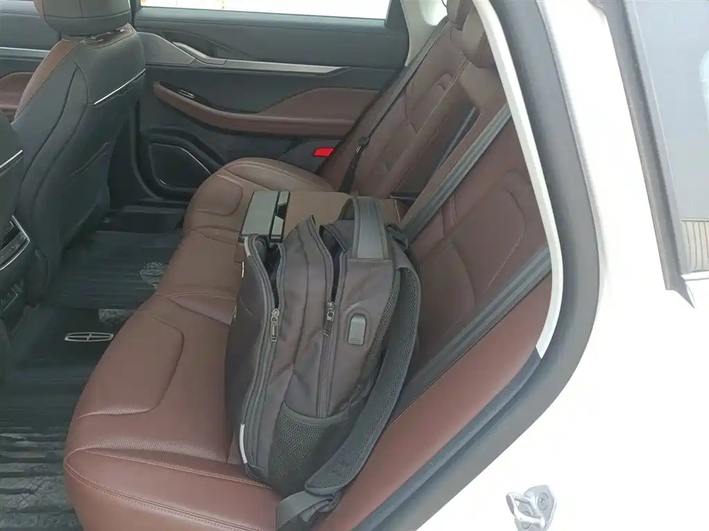 Lincoln Z 2025 2.0T Premium Hybrid Edition купить на сайте DeffCars