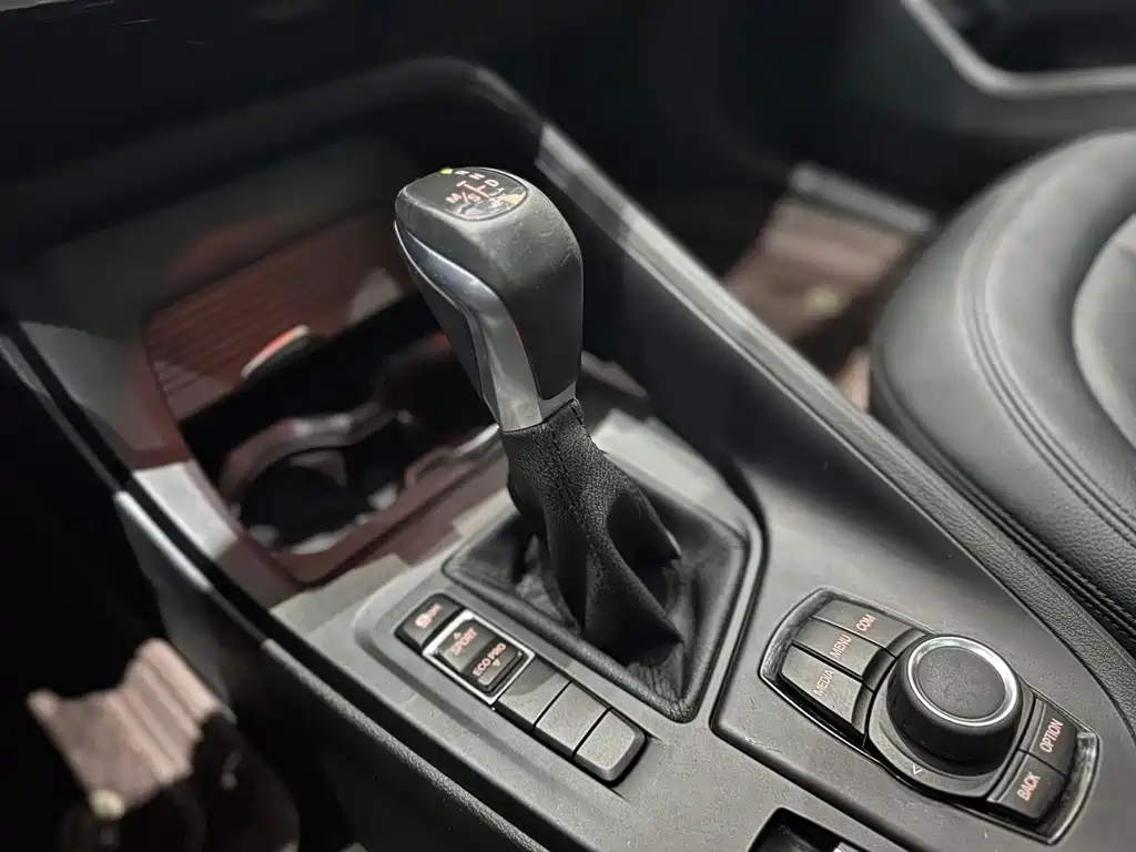 BMW X1 2018 sDrive20Li Leading Model купить на сайте DeffCars