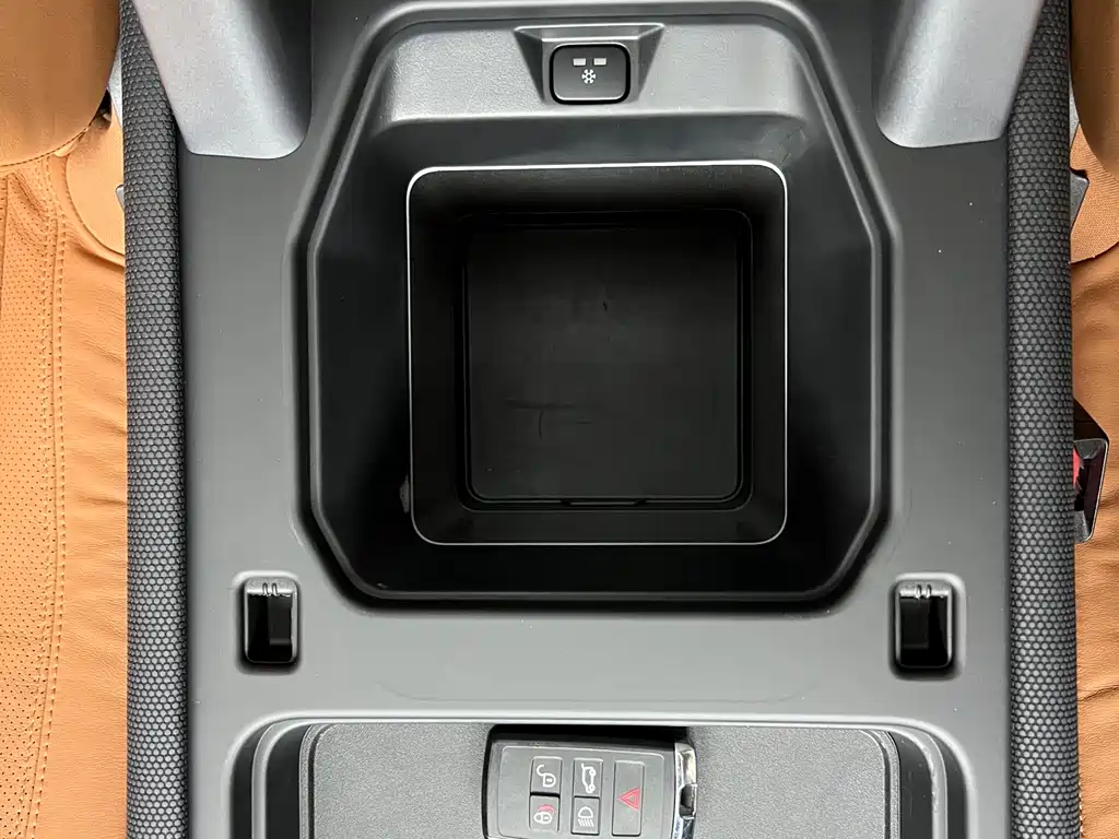 Land Rover Defender 2024 110 5.0T V8 купить на сайте DeffCars