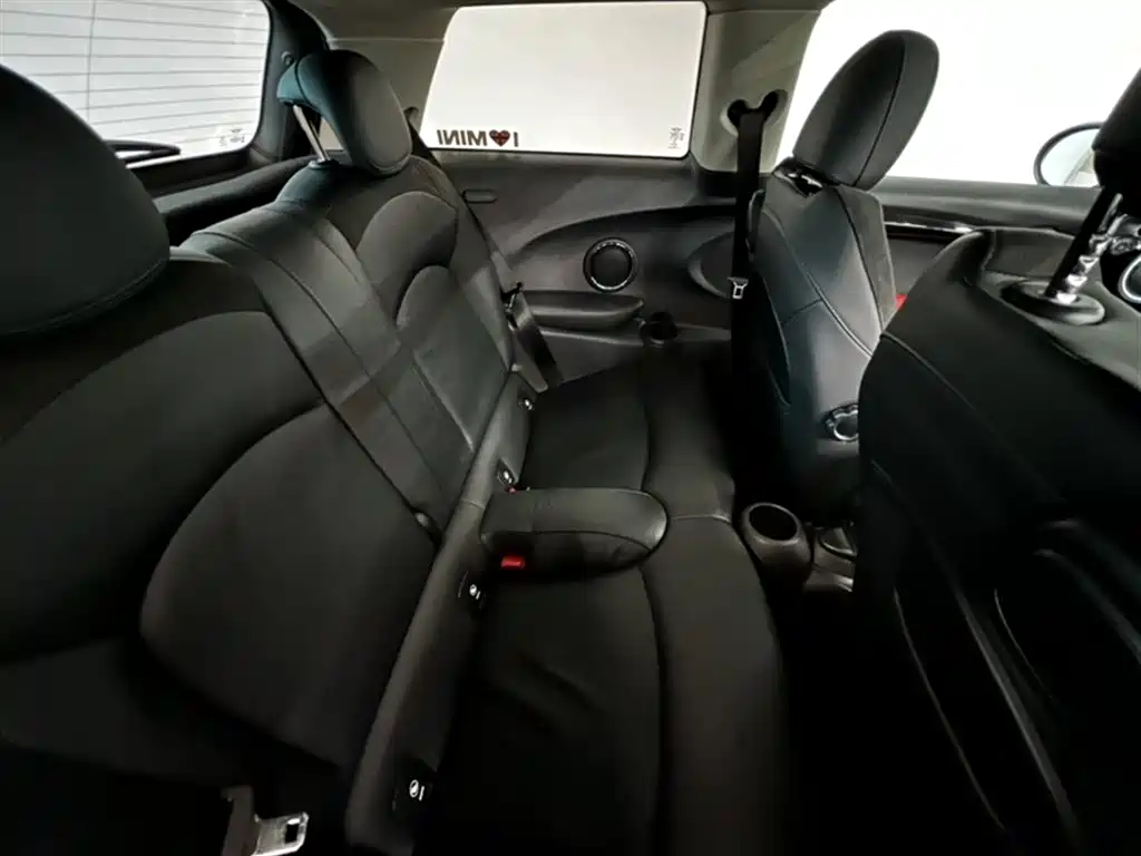 MINI 2018 1.5T COOPER Artist купить на сайте DeffCars