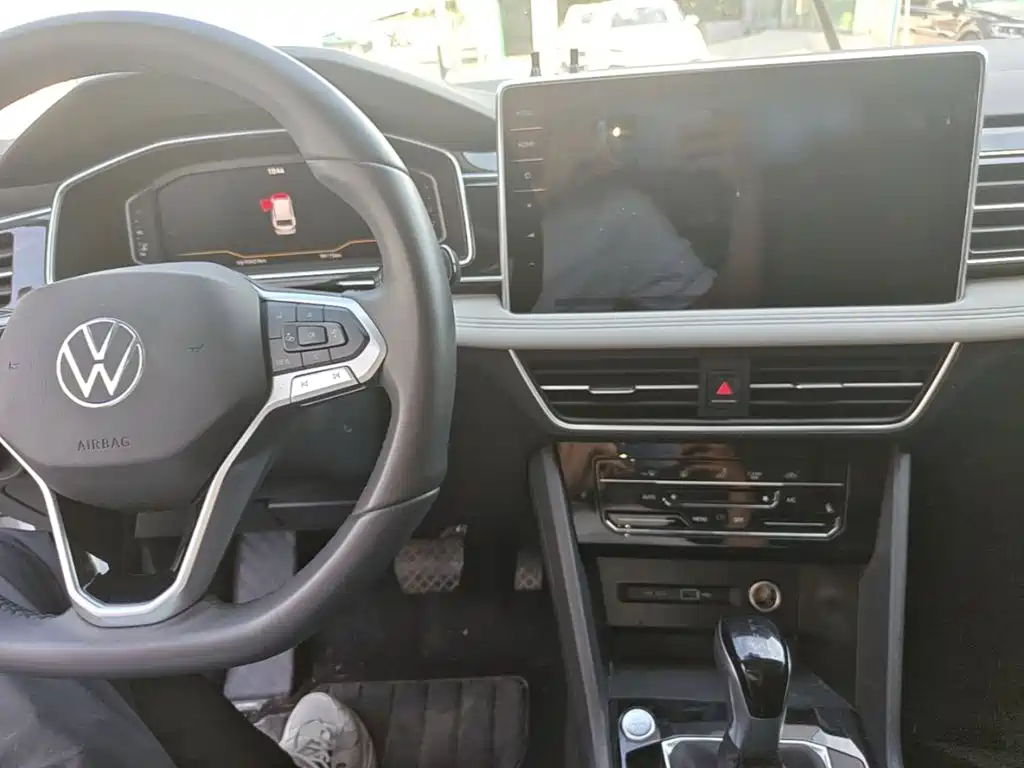 Tiguan L 2024 Outstanding Model 300TSI Automatic Two-wheel Drive Dragon Edition купить на сайте DeffCars