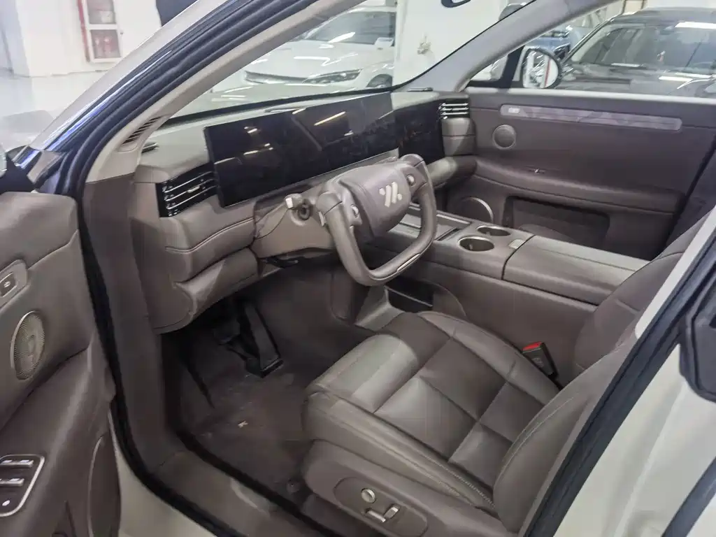 Zhiji LS6 2026 Pure Electric Max купить на сайте DeffCars