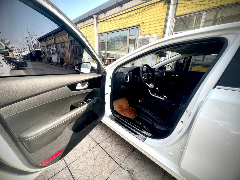 Kia K3 2020 1.5L CVT Fashion Edition купить на сайте DeffCars