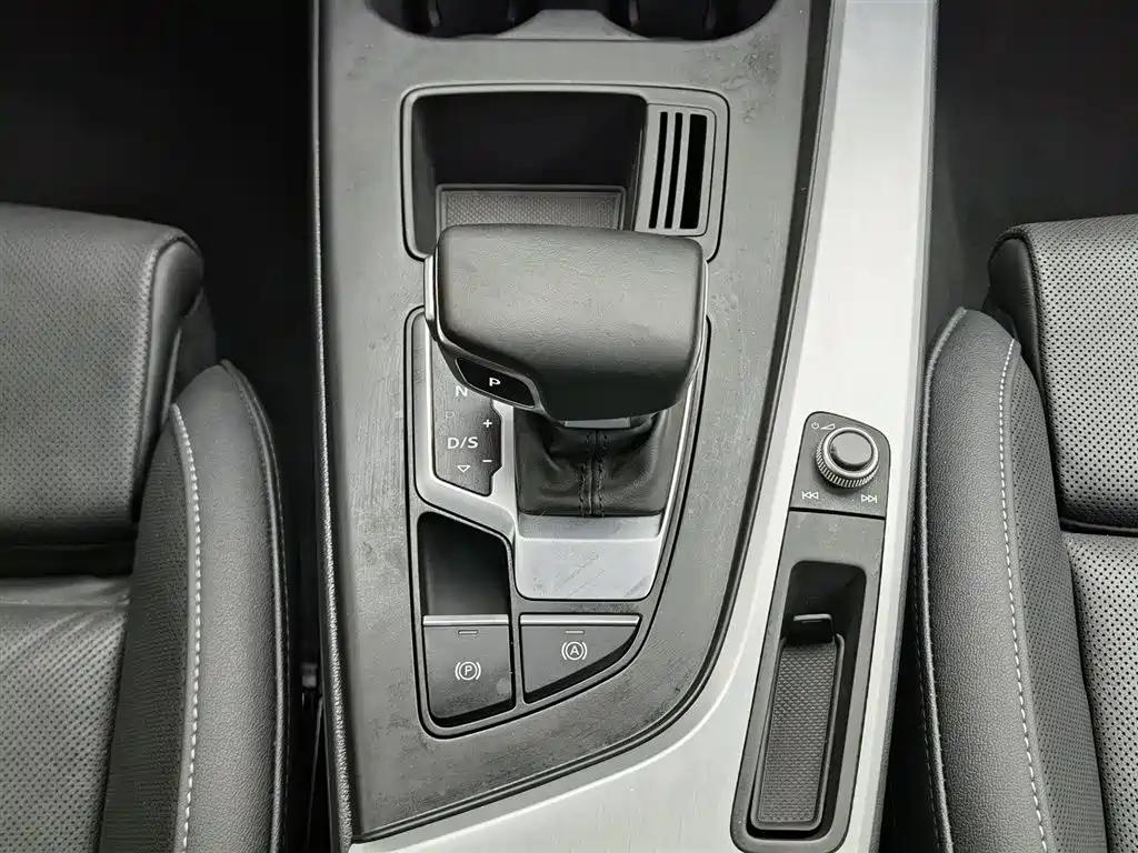 Audi A4L 2020 40 TFSI luxury and dynamic model купить на сайте DeffCars