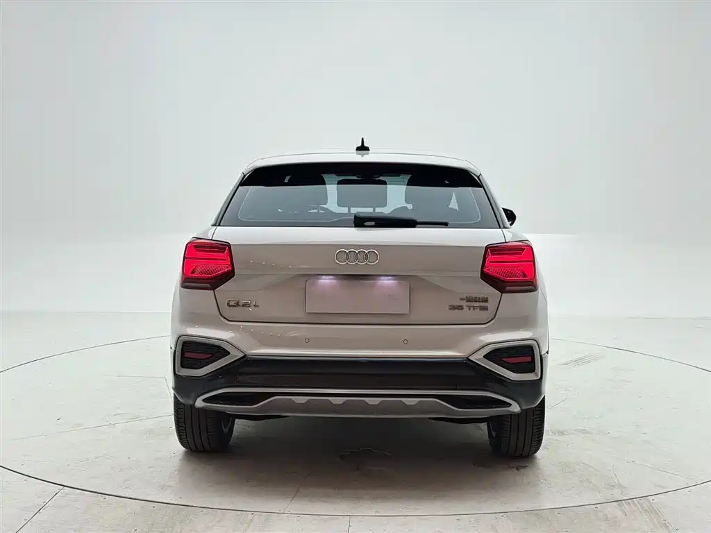 Audi Q2L 2022 35 TFSI Enterprising and Elegant Model купить на сайте DeffCars