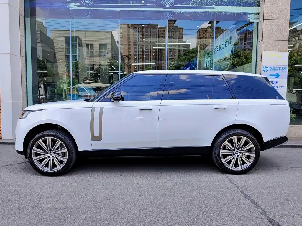 Range Rover 2024 3.0 L6 400PS Extended Edition, seven seats купить на сайте DeffCars