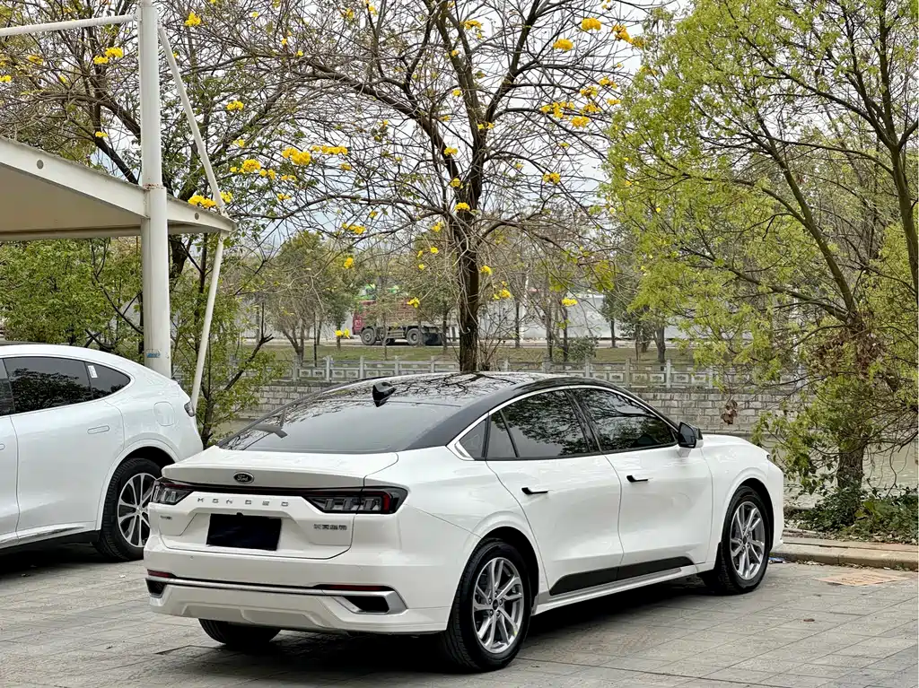 Mondeo 2023 EcoBoost 245 Luxury купить на сайте DeffCars
