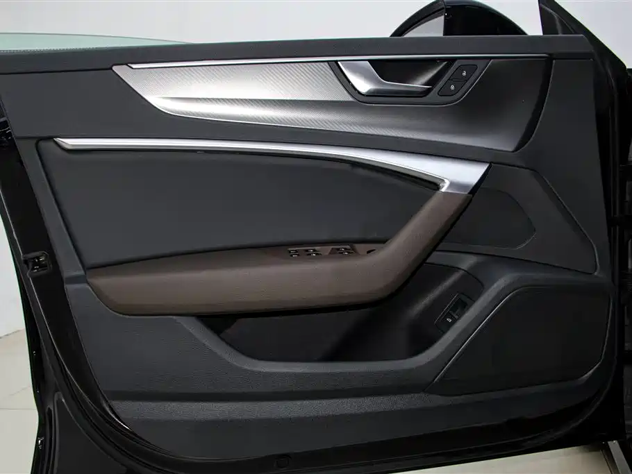 Audi A7L 2024 45TFSI S-line Dream Building Liquid Crystal Package купить на сайте DeffCars