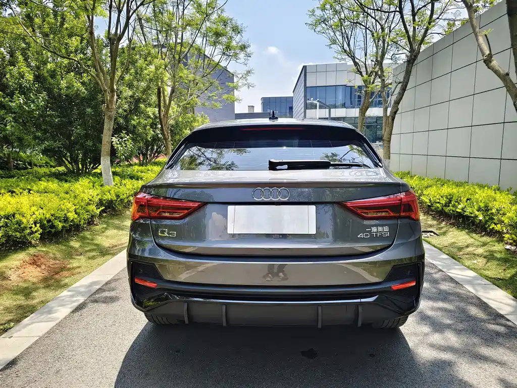Audi Q3 Sportback 2022 40 TFSI RS Kit Burning Speed ​​Type купить на сайте DeffCars