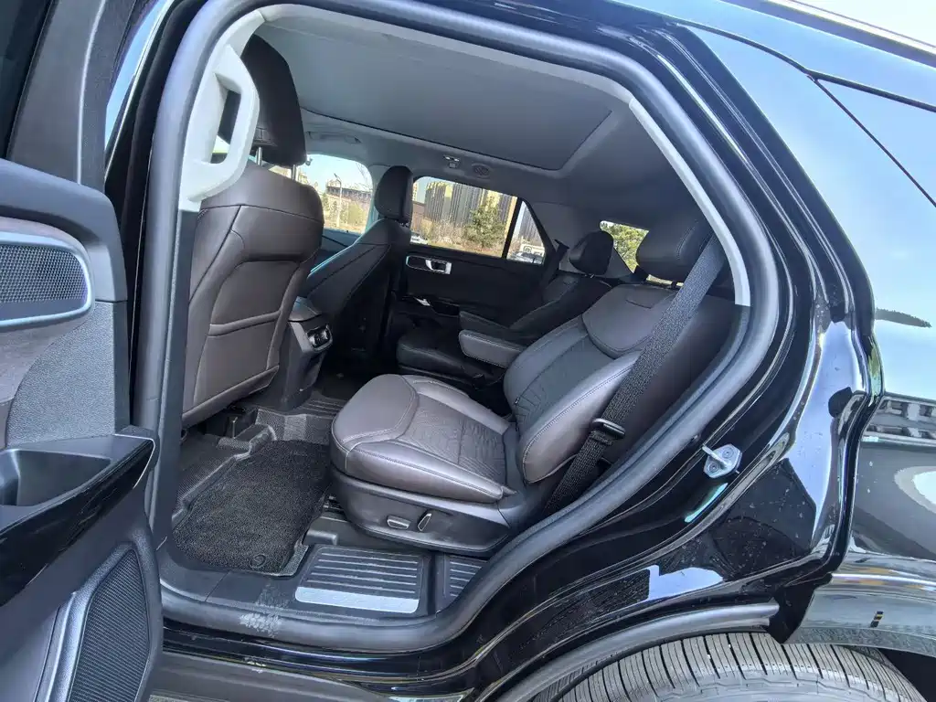 Explorer 2024 2.3T EcoBoost four-wheel drive titanium version 6 seats купить на сайте DeffCars