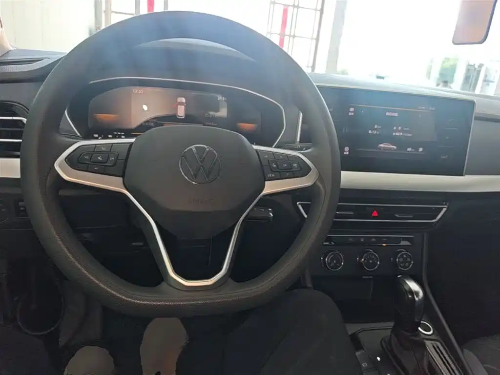 Lavida 2023 facelift 1.5L automatic Deyi version купить на сайте DeffCars