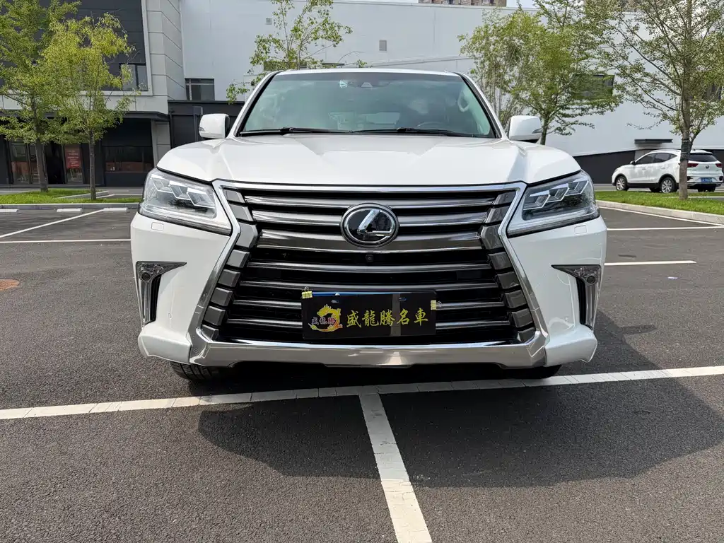Lexus LX 2017 570 Premium Deluxe Edition купить на сайте DeffCars