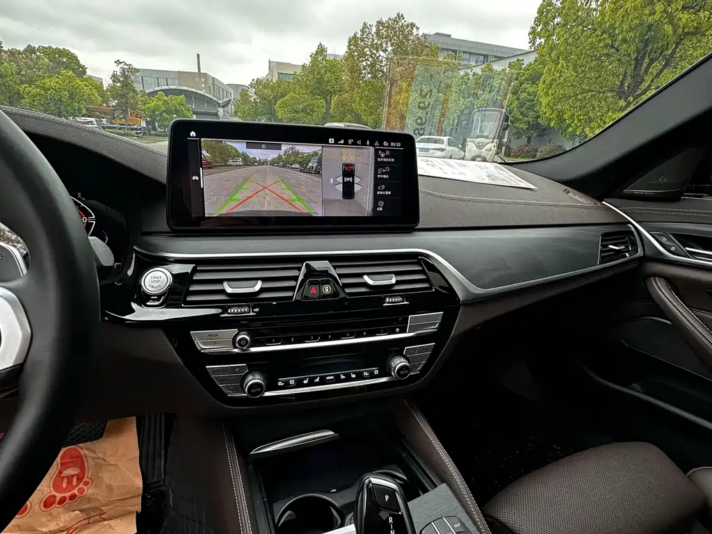 BMW 5 Series 2023 530Li Exclusive M Sports Package купить на сайте DeffCars