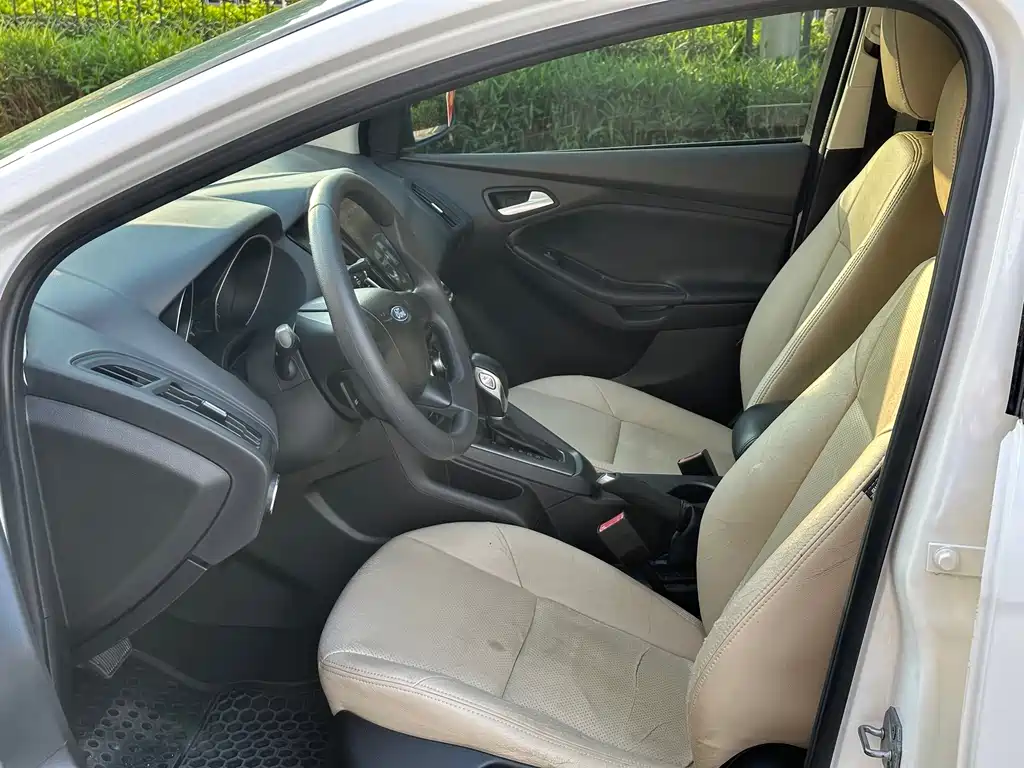 Focus 2012 hatchback 1.6L automatic comfort type купить на сайте DeffCars