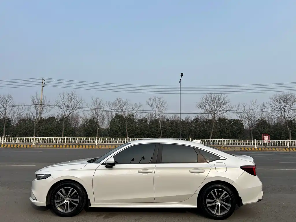 Model 2023 240TURBO CVT Leading Edition купить на сайте DeffCars