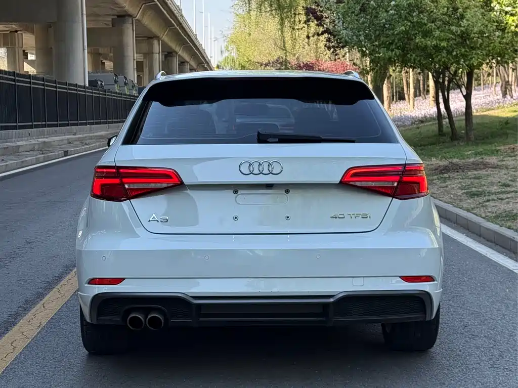 Audi A3 2017 Sportback 40 TFSI sporty купить на сайте DeffCars