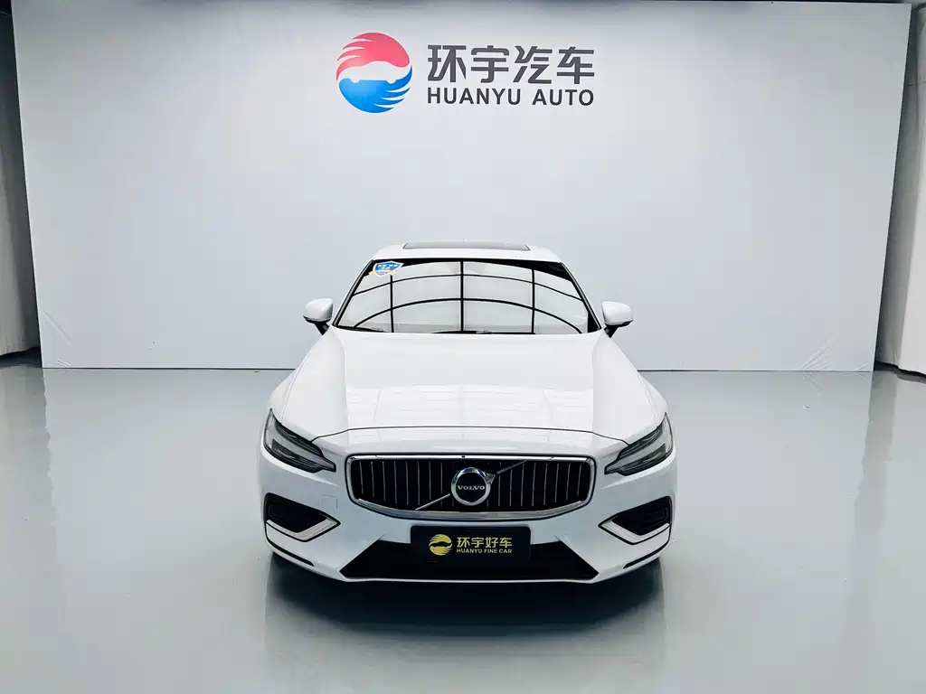 Volvo S60 2023 B4 Zhiyi Luxury Edition купить на сайте DeffCars